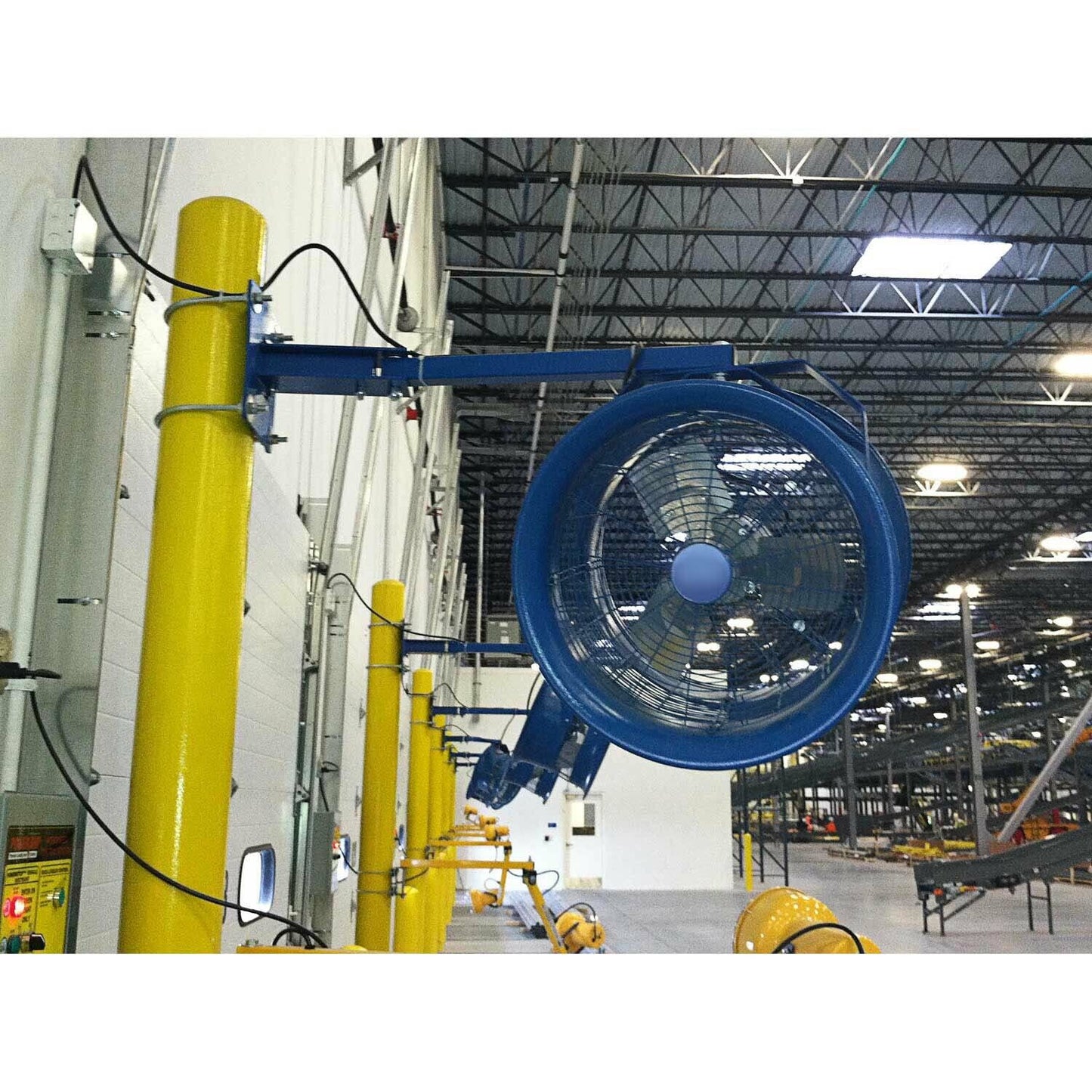 18" Loading Dock Fan - 3,800 CFM - 115 Volt - 1 Phase - 2,700 sqft - 80 ft Throw