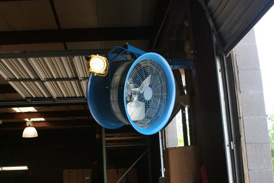 18" Loading Dock FAN & Light - 3,800 CFM - 115 Volt - 2,700 sqft - 80 ft Throw
